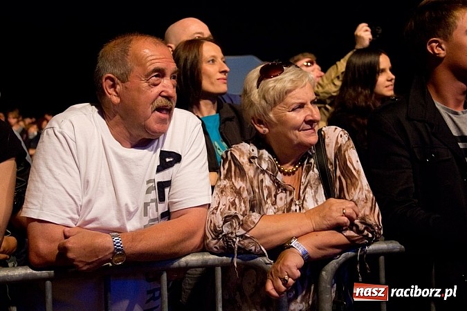 Zdjęcie w galerii na portalu naszraciborz.pl: Marka robi swoje - Oddział Zamknięty zagrał na Memoriale wiadomości z regionu