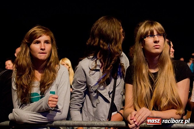 Zdjęcie w galerii na portalu naszraciborz.pl: Marka robi swoje - Oddział Zamknięty zagrał na Memoriale wiadomości z regionu