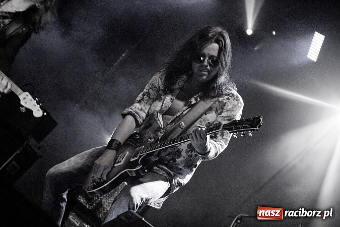 Zdjęcie w galerii na portalu naszraciborz.pl: Marka robi swoje - Oddział Zamknięty zagrał na Memoriale wiadomości z regionu