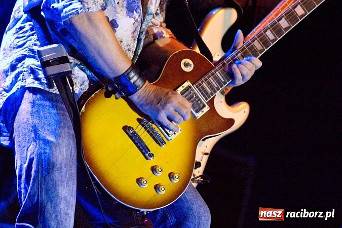 Zdjęcie w galerii na portalu naszraciborz.pl: Marka robi swoje - Oddział Zamknięty zagrał na Memoriale wiadomości z regionu