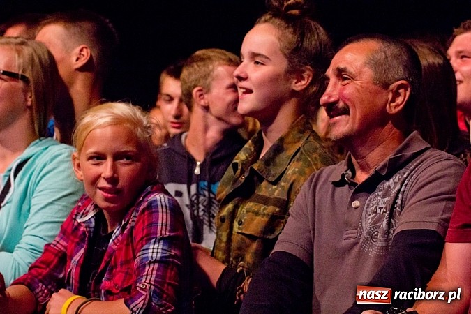 Zdjęcie w galerii na portalu naszraciborz.pl: Marka robi swoje - Oddział Zamknięty zagrał na Memoriale wiadomości z regionu