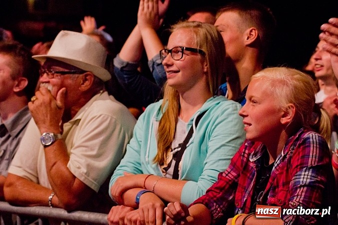 Zdjęcie w galerii na portalu naszraciborz.pl: Marka robi swoje - Oddział Zamknięty zagrał na Memoriale wiadomości z regionu