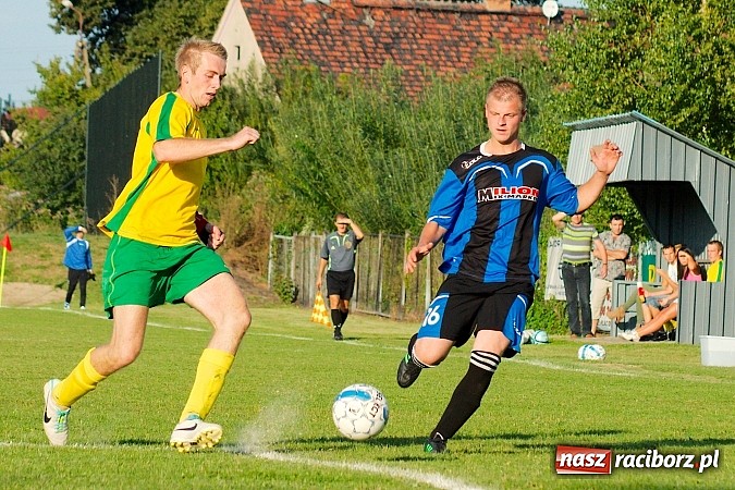 Zdjęcie w galerii na portalu naszraciborz.pl: B klasa: Koziołki niestraszne Chałupkom. Kapitan pokazał jak strzelać wiadomości z regionu