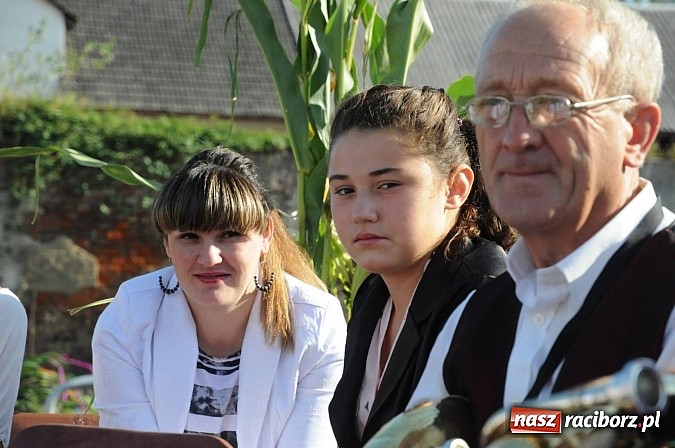 Zdjęcie w galerii na portalu naszraciborz.pl: W Krowiarkach dziękują dziś za plony wiadomości z regionu