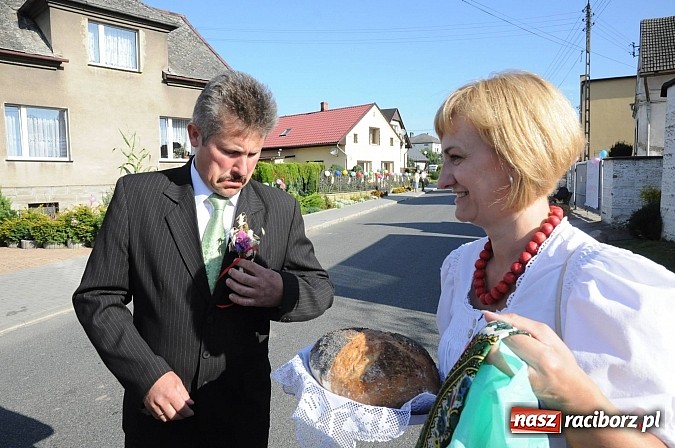 Zdjęcie w galerii na portalu naszraciborz.pl: W Krowiarkach dziękują dziś za plony wiadomości z regionu