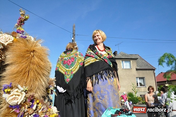 Zdjęcie w galerii na portalu naszraciborz.pl: W Krowiarkach dziękują dziś za plony wiadomości z regionu
