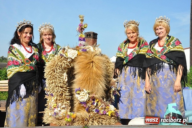 Zdjęcie w galerii na portalu naszraciborz.pl: W Krowiarkach dziękują dziś za plony wiadomości z regionu