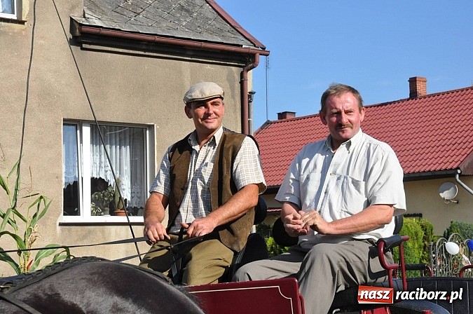 Zdjęcie w galerii na portalu naszraciborz.pl: W Krowiarkach dziękują dziś za plony wiadomości z regionu