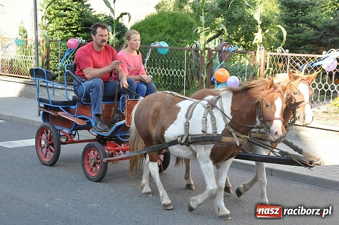 Zdjęcie w galerii na portalu naszraciborz.pl: W Krowiarkach dziękują dziś za plony wiadomości z regionu