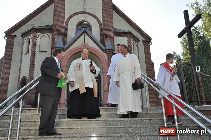 Zdjęcie w galerii na portalu naszraciborz.pl: W Krowiarkach dziękują dziś za plony wiadomości z regionu