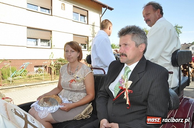 Zdjęcie w galerii na portalu naszraciborz.pl: W Krowiarkach dziękują dziś za plony wiadomości z regionu