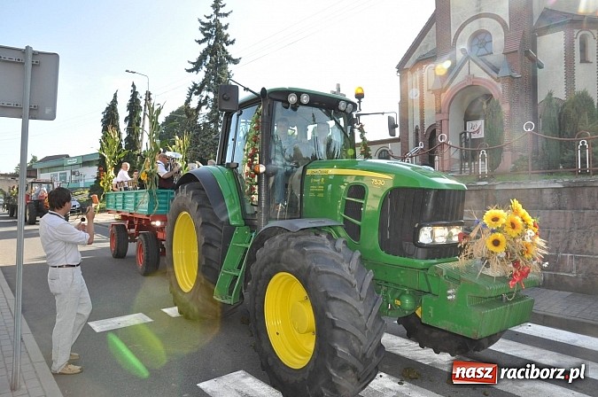 Zdjęcie w galerii na portalu naszraciborz.pl: W Krowiarkach dziękują dziś za plony wiadomości z regionu