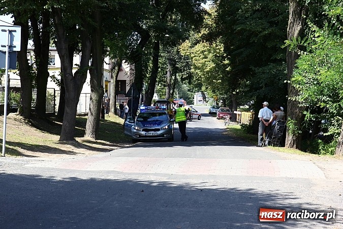 Zdjęcie w galerii na portalu naszraciborz.pl: Kolorowy korowód na dożynkach w Rzuchowie wiadomości z regionu