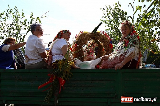 Zdjęcie w galerii na portalu naszraciborz.pl: Święto plonów w Kobyli na wesoło wiadomości z regionu