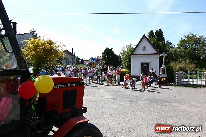 Zdjęcie w galerii na portalu naszraciborz.pl: Święto plonów w Kobyli na wesoło wiadomości z regionu