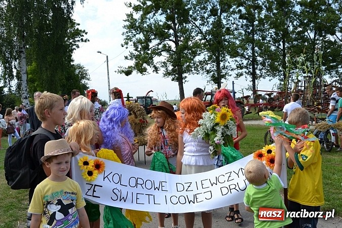 Zdjęcie w galerii na portalu naszraciborz.pl: W korowodzie świetlica idzie na przodzie wiadomości z regionu