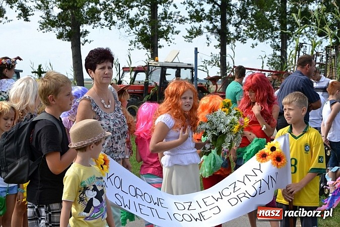 Zdjęcie w galerii na portalu naszraciborz.pl: W korowodzie świetlica idzie na przodzie wiadomości z regionu