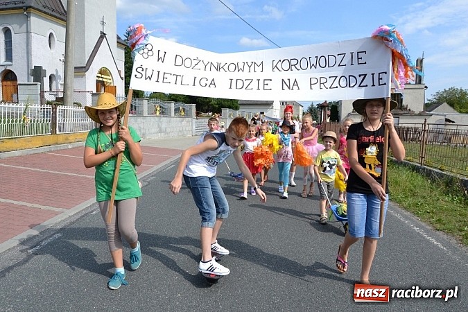 Zdjęcie w galerii na portalu naszraciborz.pl: W korowodzie świetlica idzie na przodzie wiadomości z regionu