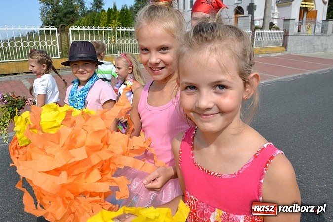 Zdjęcie w galerii na portalu naszraciborz.pl: W korowodzie świetlica idzie na przodzie wiadomości z regionu