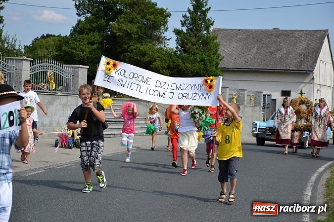 Zdjęcie w galerii na portalu naszraciborz.pl: W korowodzie świetlica idzie na przodzie wiadomości z regionu