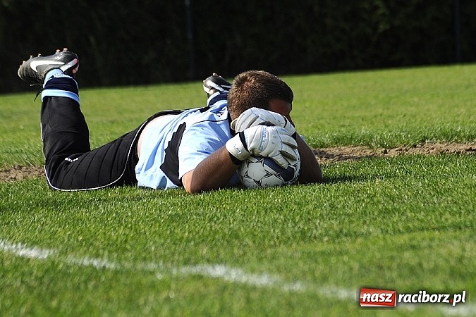 Zdjęcie w galerii na portalu naszraciborz.pl: Trafił Wilk razy kilka... Pierwsze punkty Markowic wiadomości z regionu