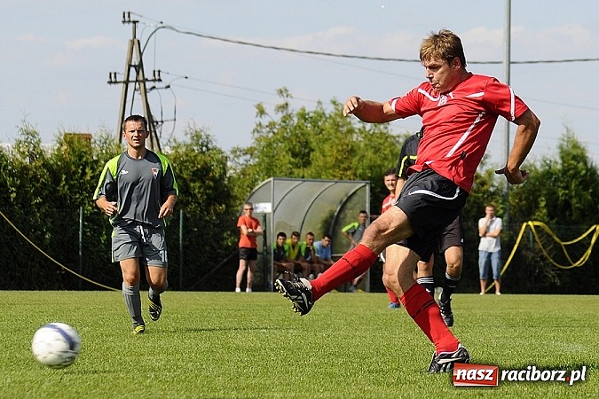 Zdjęcie w galerii na portalu naszraciborz.pl: Trafił Wilk razy kilka... Pierwsze punkty Markowic wiadomości z regionu