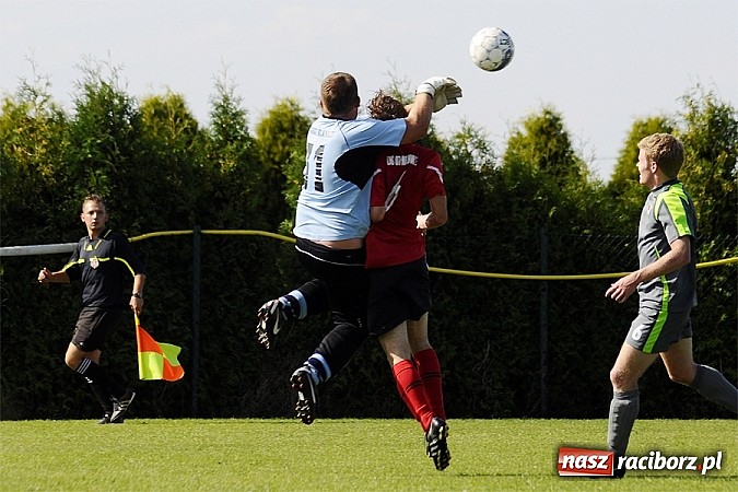 Zdjęcie w galerii na portalu naszraciborz.pl: Trafił Wilk razy kilka... Pierwsze punkty Markowic wiadomości z regionu