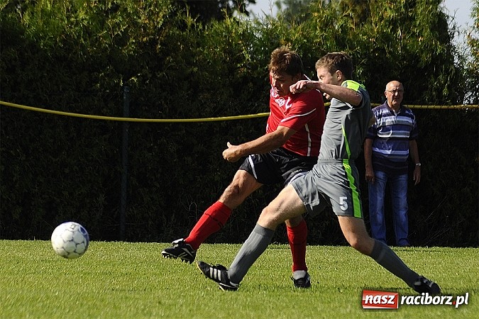 Zdjęcie w galerii na portalu naszraciborz.pl: Trafił Wilk razy kilka... Pierwsze punkty Markowic wiadomości z regionu
