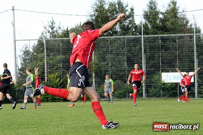 Zdjęcie w galerii na portalu naszraciborz.pl: Trafił Wilk razy kilka... Pierwsze punkty Markowic wiadomości z regionu