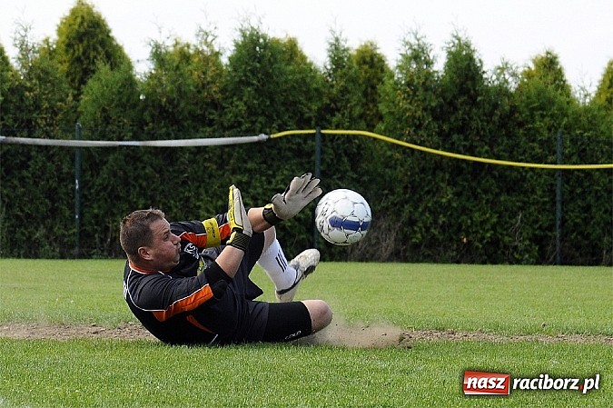 Zdjęcie w galerii na portalu naszraciborz.pl: Trafił Wilk razy kilka... Pierwsze punkty Markowic wiadomości z regionu