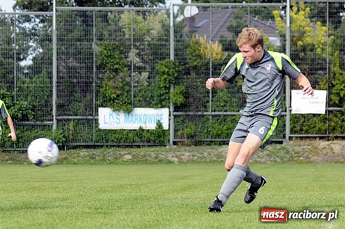 Zdjęcie w galerii na portalu naszraciborz.pl: Trafił Wilk razy kilka... Pierwsze punkty Markowic wiadomości z regionu