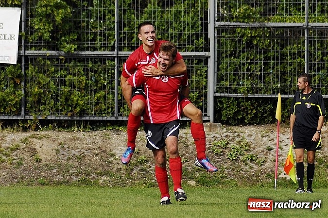 Zdjęcie w galerii na portalu naszraciborz.pl: Trafił Wilk razy kilka... Pierwsze punkty Markowic wiadomości z regionu