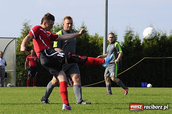 Zdjęcie w galerii na portalu naszraciborz.pl: Trafił Wilk razy kilka... Pierwsze punkty Markowic wiadomości z regionu