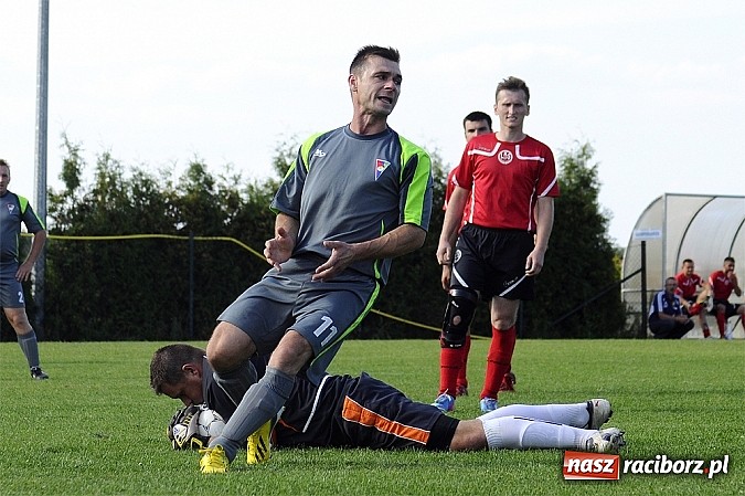 Zdjęcie w galerii na portalu naszraciborz.pl: Trafił Wilk razy kilka... Pierwsze punkty Markowic wiadomości z regionu