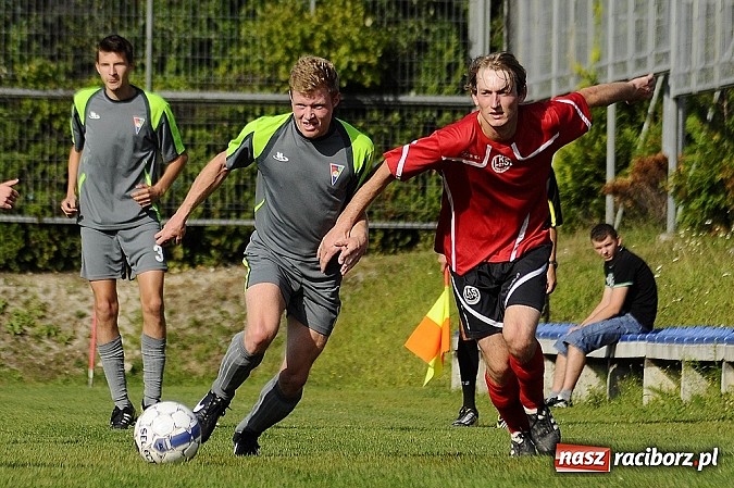 Zdjęcie w galerii na portalu naszraciborz.pl: Trafił Wilk razy kilka... Pierwsze punkty Markowic wiadomości z regionu