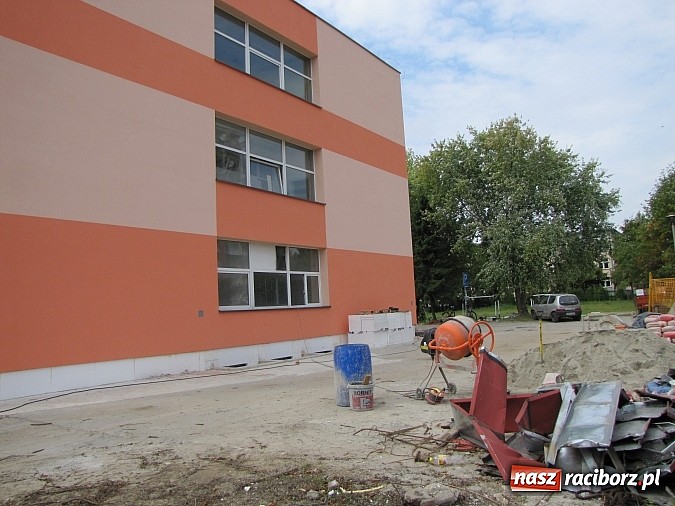 Zdjęcie w galerii na portalu naszraciborz.pl: Remont SP 15 idzie pełną parą. Inwestycję wsparł NFOŚiGW wiadomości z regionu