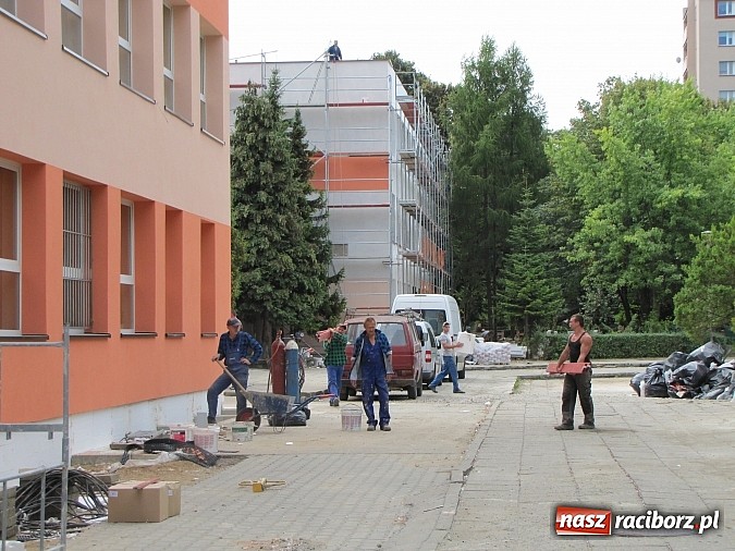 Zdjęcie w galerii na portalu naszraciborz.pl: Remont SP 15 idzie pełną parą. Inwestycję wsparł NFOŚiGW wiadomości z regionu