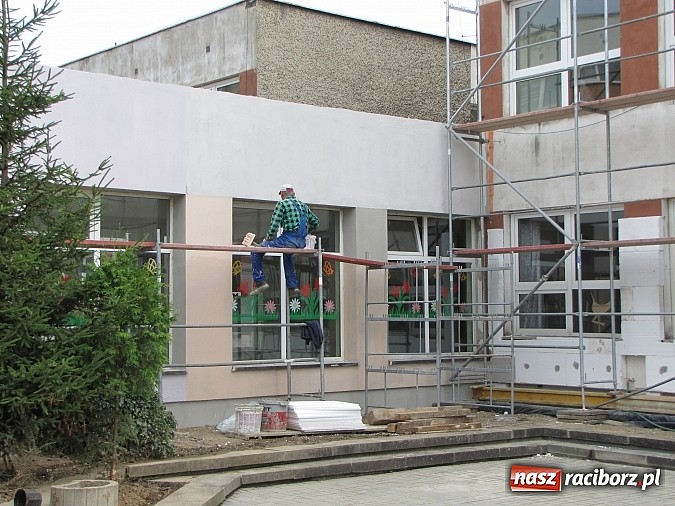 Zdjęcie w galerii na portalu naszraciborz.pl: Remont SP 15 idzie pełną parą. Inwestycję wsparł NFOŚiGW wiadomości z regionu