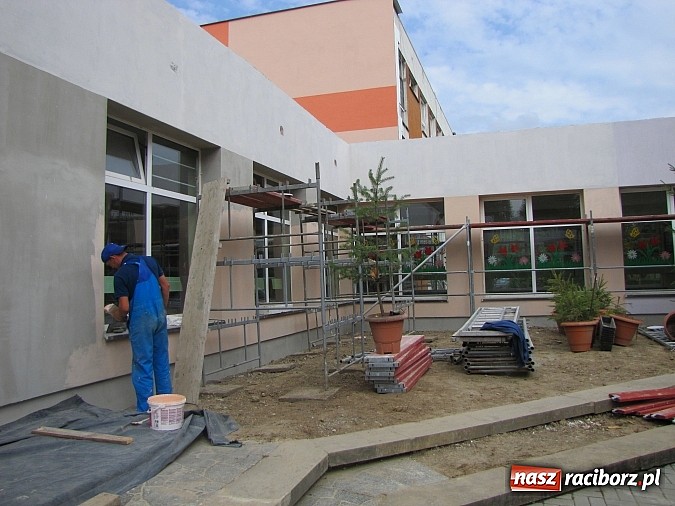 Zdjęcie w galerii na portalu naszraciborz.pl: Remont SP 15 idzie pełną parą. Inwestycję wsparł NFOŚiGW wiadomości z regionu