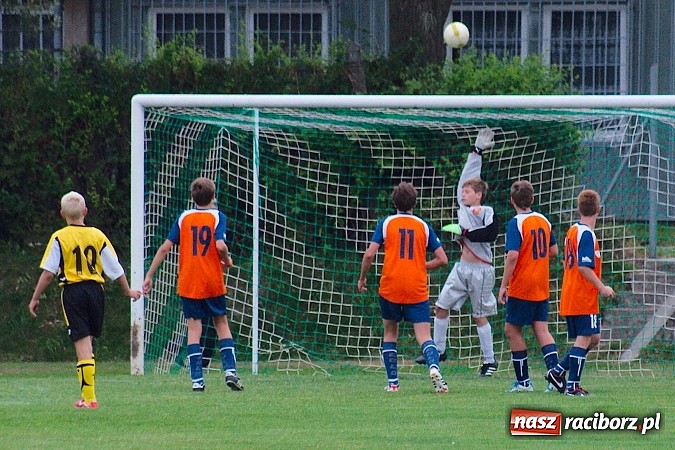 Zdjęcie w galerii na portalu naszraciborz.pl: Trampkarze starsi: Płomień pochłonął Rafako wiadomości z regionu