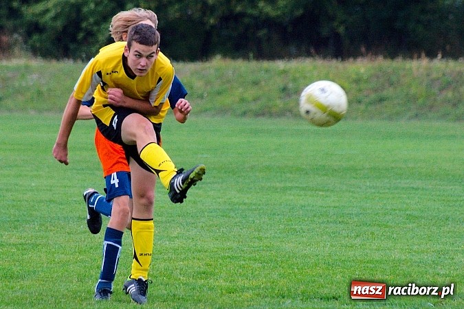 Zdjęcie w galerii na portalu naszraciborz.pl: Trampkarze starsi: Płomień pochłonął Rafako wiadomości z regionu