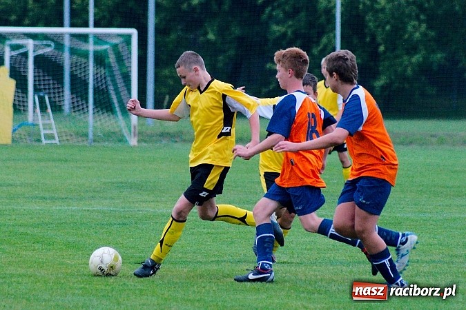 Zdjęcie w galerii na portalu naszraciborz.pl: Trampkarze starsi: Płomień pochłonął Rafako wiadomości z regionu
