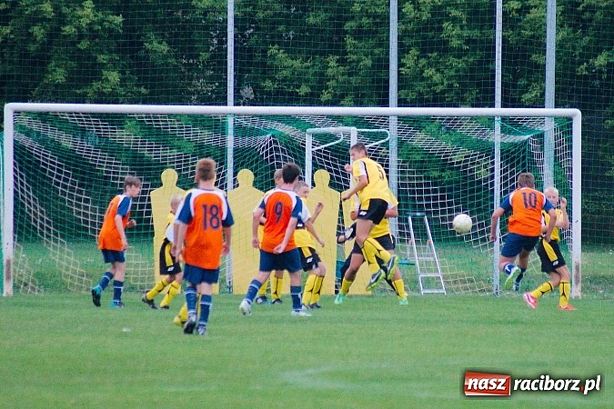 Zdjęcie w galerii na portalu naszraciborz.pl: Trampkarze starsi: Płomień pochłonął Rafako wiadomości z regionu