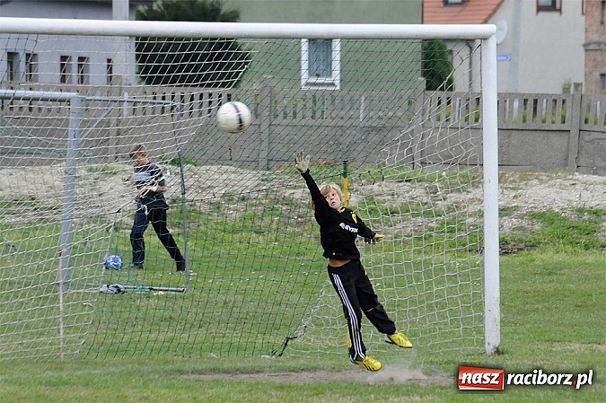 Zdjęcie w galerii na portalu naszraciborz.pl: Młodzi Unici rozgromili Grzegorzowice wiadomości z regionu