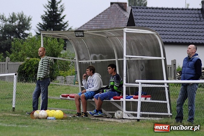 Zdjęcie w galerii na portalu naszraciborz.pl: Młodzi Unici rozgromili Grzegorzowice wiadomości z regionu