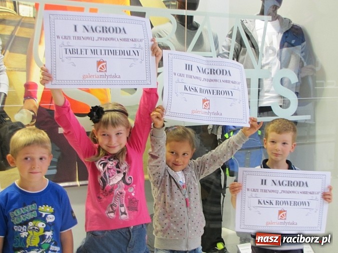 Zdjęcie w galerii na portalu naszraciborz.pl: Zwycięscy zwiadowcy Sobieskiego nagrodzeni w Galerii Młyńskiej! wiadomości z regionu