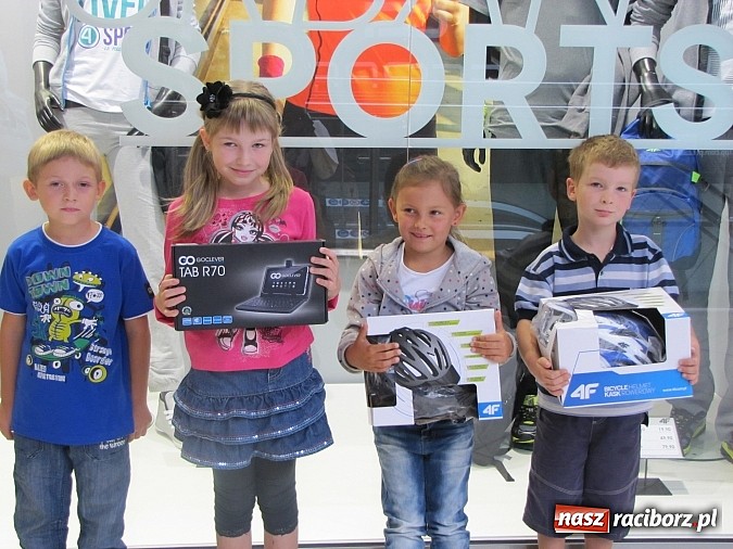 Zdjęcie w galerii na portalu naszraciborz.pl: Zwycięscy zwiadowcy Sobieskiego nagrodzeni w Galerii Młyńskiej! wiadomości z regionu