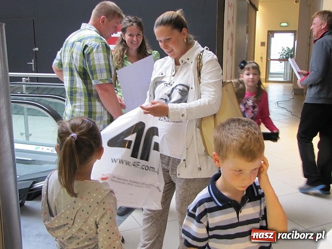 Zdjęcie w galerii na portalu naszraciborz.pl: Zwycięscy zwiadowcy Sobieskiego nagrodzeni w Galerii Młyńskiej! wiadomości z regionu