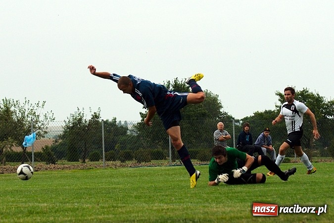 Zdjęcie w galerii na portalu naszraciborz.pl: Puchar Polski: Kanonada w Borucinie. Naprzód na kolanach wiadomości z regionu