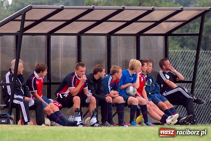 Zdjęcie w galerii na portalu naszraciborz.pl: Puchar Polski: Kanonada w Borucinie. Naprzód na kolanach wiadomości z regionu